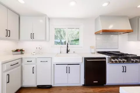 Kitchen - 260 Rancho Soquel Rd, Soquel, CA 95073 photo 6 of 29