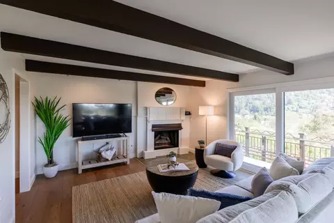 Living - 260 Rancho Soquel Rd, Soquel, CA 95073 photo 2 of 10