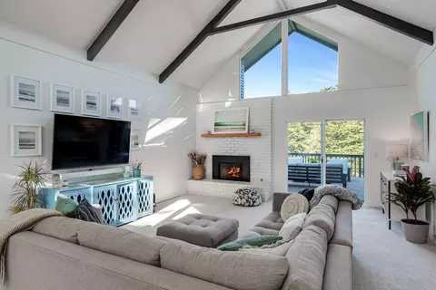 Living - 457 Townsend Dr, Aptos, CA 95003 photo 5 of 6