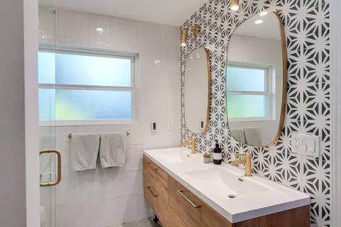 Bath - 457 Townsend Dr, Aptos, CA 95003 photo 1 of 3