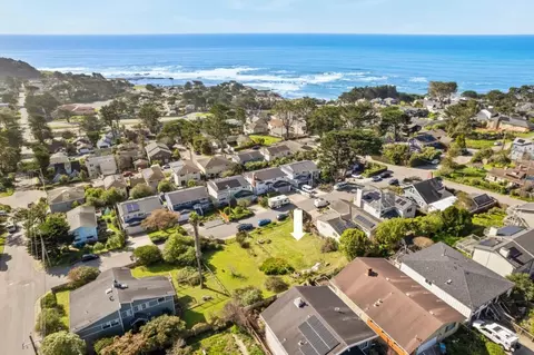 751 Sierra St, Moss Beach, CA 94038
