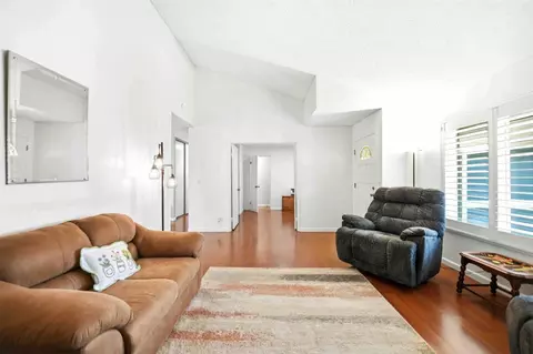 925 Blake Ct, Gilroy, CA 95020 photo 7