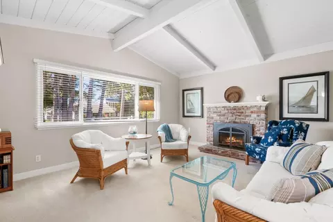 Living - 522 Spruce St, Aptos, CA 95003 photo 1 of 5