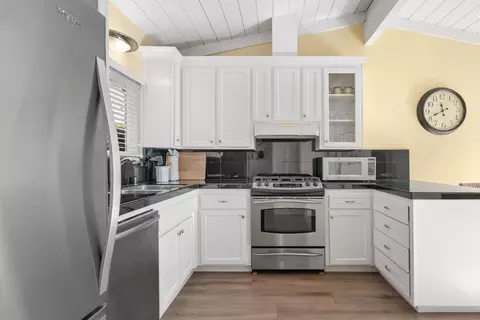 Kitchen - 522 Spruce St, Aptos, CA 95003 photo 4 of 7