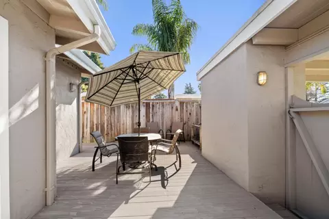 Exterior - 522 Spruce St, Aptos, CA 95003 photo 6 of 16