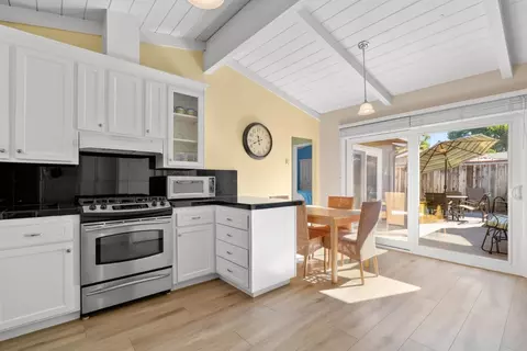 Kitchen - 522 Spruce St, Aptos, CA 95003 photo 5 of 7