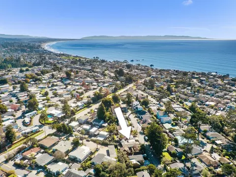 View/Area - 522 Spruce St, Aptos, CA 95003 photo 2 of 7