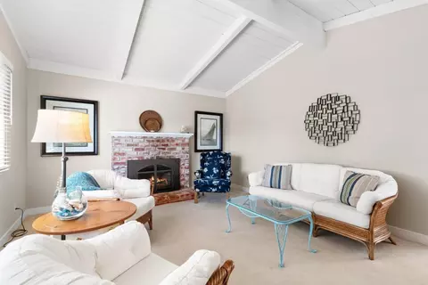 Living - 522 Spruce St, Aptos, CA 95003 photo 3 of 5
