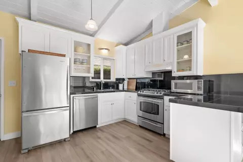Kitchen - 522 Spruce St, Aptos, CA 95003 photo 3 of 7