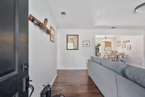 Entry Way - 7501 Langley Canyon Rd, Salinas, CA 93907 photo 1 of 2