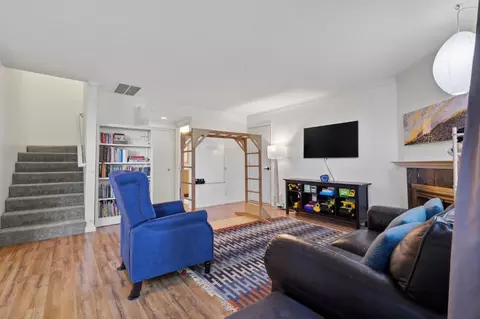 Living - 229 Silver Leaf Dr B, Watsonville, CA 95076 photo 1 of 3