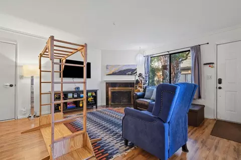 Living - 229 Silver Leaf Dr B, Watsonville, CA 95076 photo 2 of 3