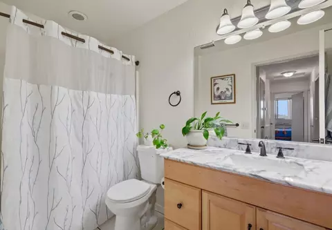 Bath - 229 Silver Leaf Dr B, Watsonville, CA 95076 photo 2 of 2