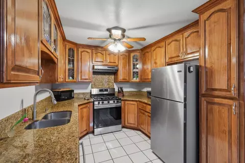 Kitchen - 229 Silver Leaf Dr B, Watsonville, CA 95076 photo 2 of 3