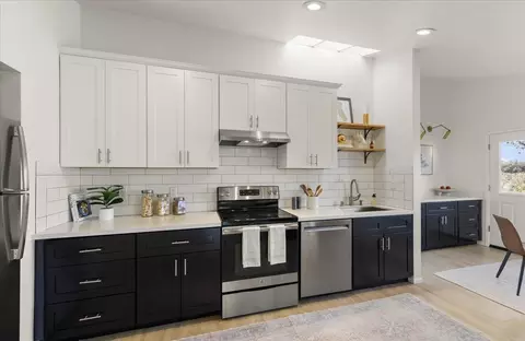 Kitchen - 2715 Lafayette St, Soquel, CA 95073 photo 3 of 7
