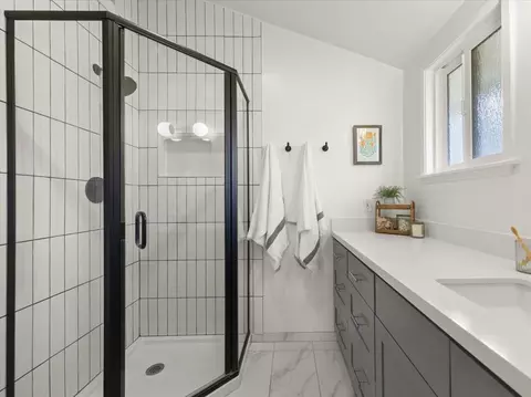 Bath - 2715 Lafayette St, Soquel, CA 95073 photo 1 of 6
