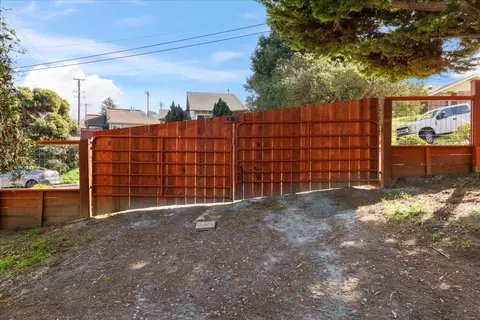 Exterior - 2715 Lafayette St, Soquel, CA 95073 photo 9 of 13
