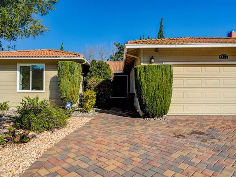 1674 S Stelling Rd, Cupertino, CA 95014