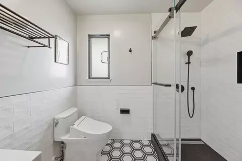 Bath - 118 Merion Ter, Moraga, CA 94556 photo 5 of 6