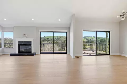 Living - 118 Merion Ter, Moraga, CA 94556 photo 5 of 10