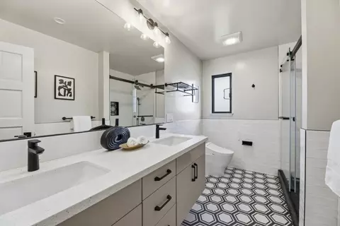 Bath - 118 Merion Ter, Moraga, CA 94556 photo 4 of 6