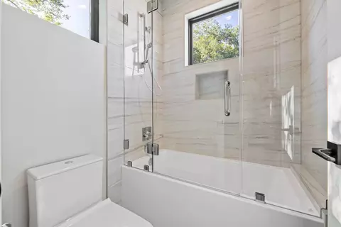 Bath - 767 Cuesta Dr, Mountain View, CA 94040 photo 6 of 6