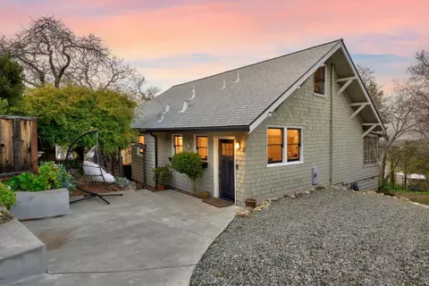 8 Central Ct, Los Gatos, CA 95030