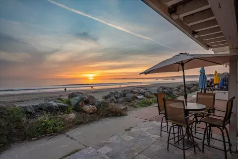 220 Beach Dr, Aptos, CA 95003