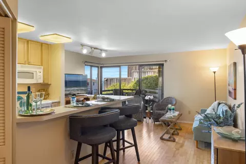 125 Surf Way 343, Monterey, CA 93940
