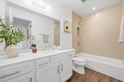 Bath - 555 Palm Ave 202, Millbrae, CA 94030 photo 1 of 2