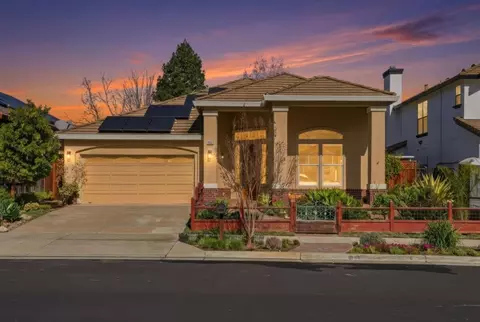 1655 Valley Oaks Dr, Gilroy, CA 95020