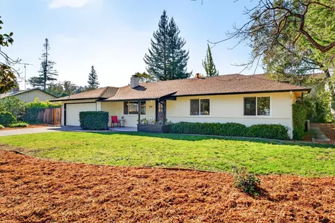 678 Benvenue Ave, Los Altos, CA 94024