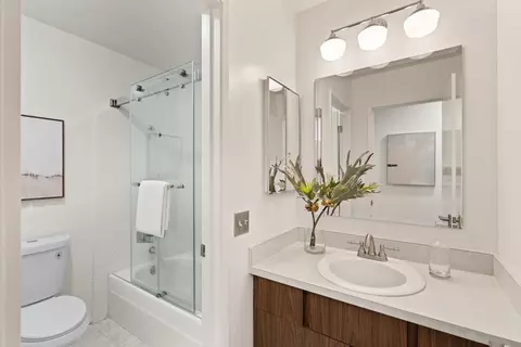 Bath - 320 Vallejo Dr 40, Millbrae, CA 94030 photo 3 of 4