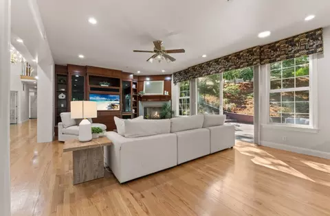 Living - 1925 Mantelli Dr, Gilroy, CA 95020 photo 2 of 5