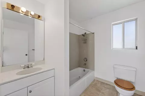 Bath - 2747 Orchard St, Soquel, CA 95073 photo 2 of 3