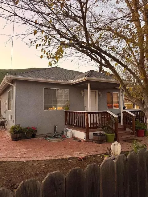 1421 K St, San Miguel, CA 93451