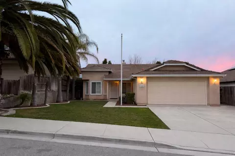 1541 Panorama Dr, Hollister, CA 95023