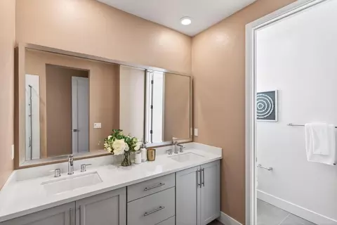 Bath - 2268 Mora Pl, Mountain View, CA 94040 photo 4 of 5