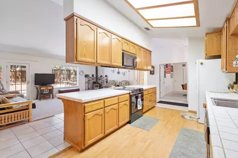 Kitchen - 17256 Mount Elizabeth Dr, Sonora, CA 95370 photo 4 of 4