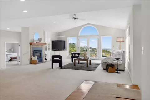 11827 Saddle Rd, Monterey, CA 93940