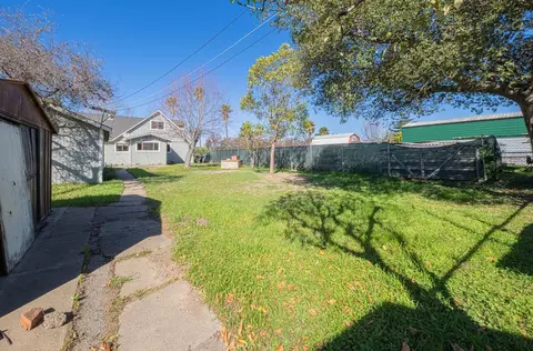 Exterior - 757 Middlefield Rd, Salinas, CA 93906 photo 5 of 14