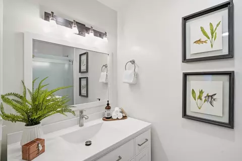 Bath - 123 Kent Rd, Pacifica, CA 94044 photo 4 of 5