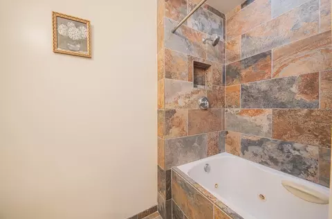 Bath - 1671 Cambrian Dr, Salinas, CA 93906 photo 4 of 4