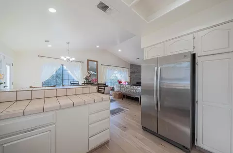 Kitchen - 6640 Kim Ann Ln, Salinas, CA 93907 photo 4 of 6