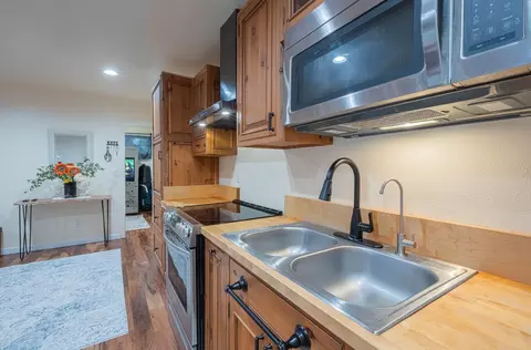 Kitchen - 6640 Kim Ann Ln, Salinas, CA 93907 photo 6 of 6