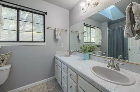 Bath - 6640 Kim Ann Ln, Salinas, CA 93907 photo 1 of 6