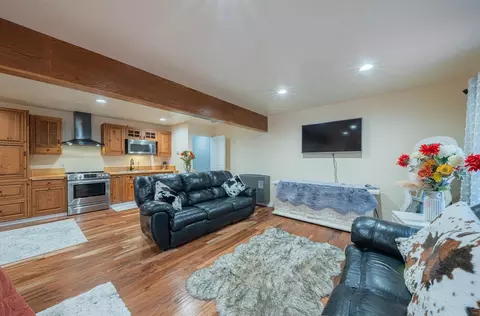 Living - 6640 Kim Ann Ln, Salinas, CA 93907 photo 2 of 2