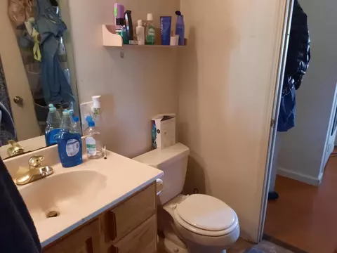 Bath - 248 Eureka Ct, Sunnyvale, CA 94085 photo 2 of 4