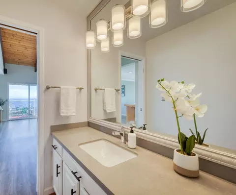 Bath - 425 Farallon Ave, Pacifica, CA 94044 photo 1 of 5