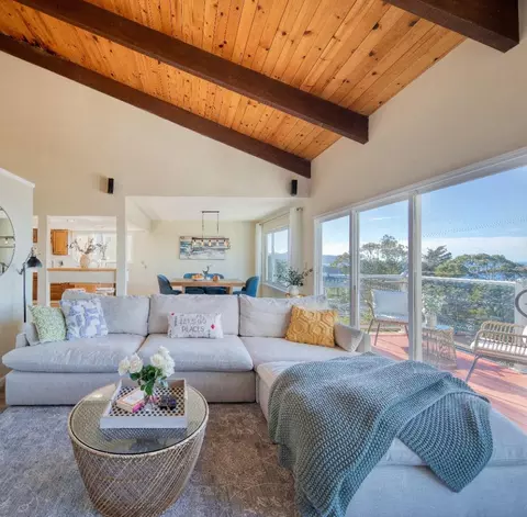 Living - 425 Farallon Ave, Pacifica, CA 94044 photo 2 of 2